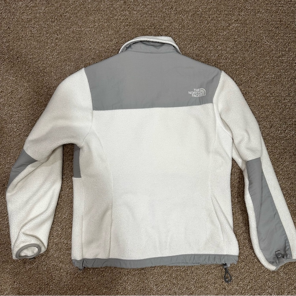 The North Face Two-Tone Gray and White Jacket - Picture 3 of 6